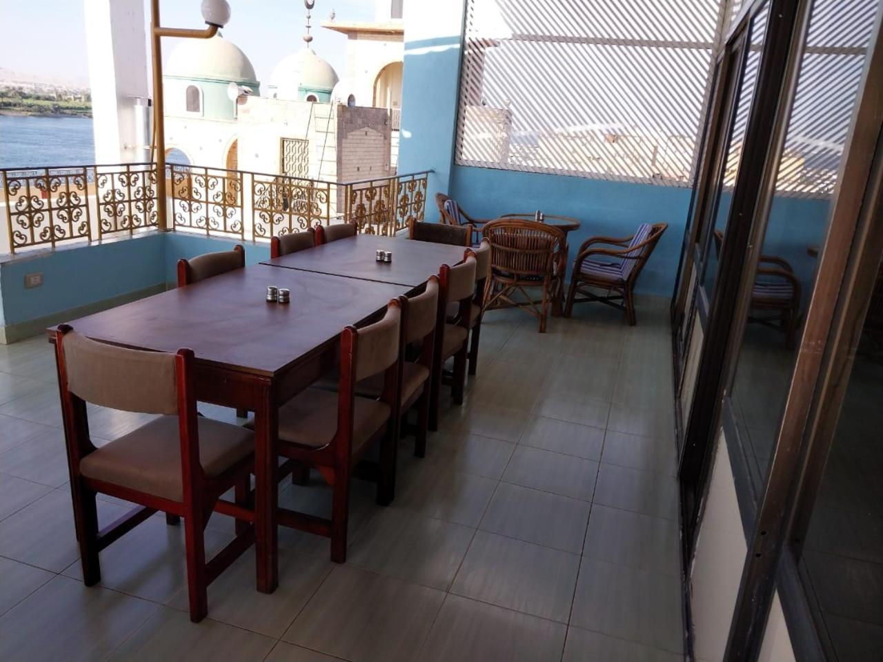 Merry Land Hotel & Roof Top Nile Restaurant Луксор Екстериор снимка