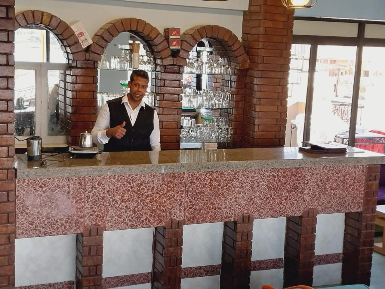 Merry Land Hotel & Roof Top Nile Restaurant Луксор Екстериор снимка