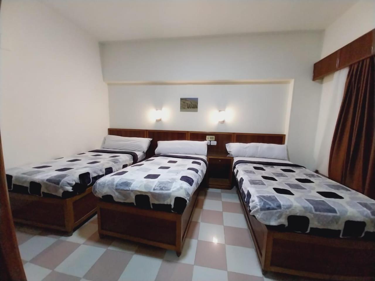 Merry Land Hotel & Roof Top Nile Restaurant Луксор Екстериор снимка