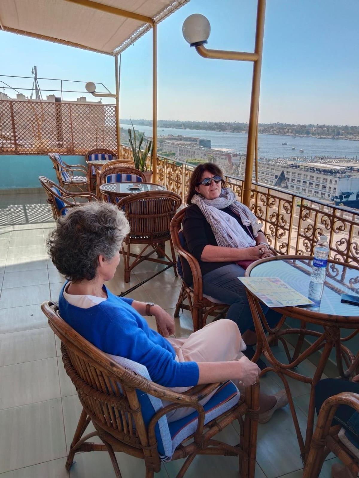Merry Land Hotel & Roof Top Nile Restaurant Луксор Екстериор снимка