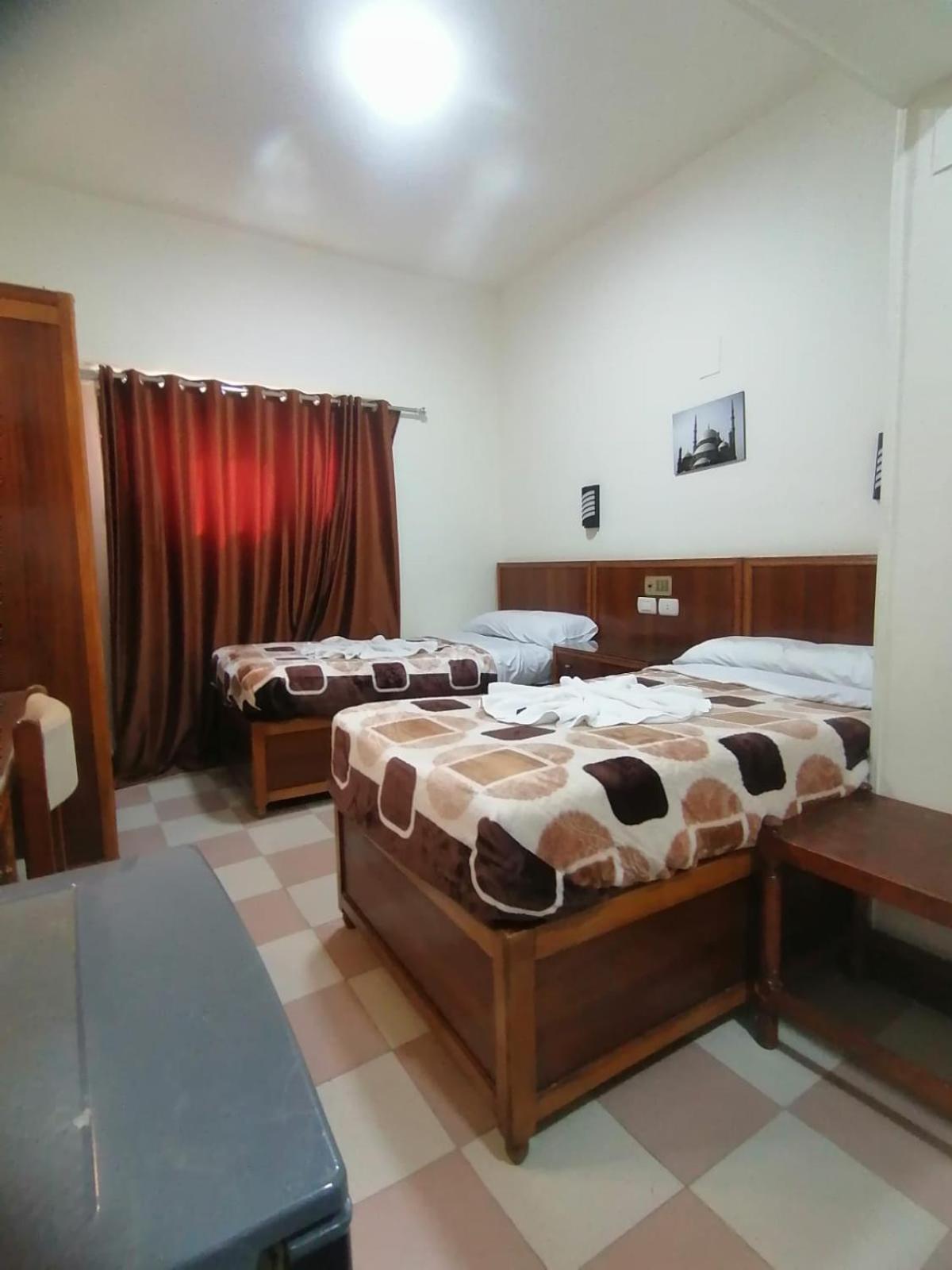 Merry Land Hotel & Roof Top Nile Restaurant Луксор Екстериор снимка