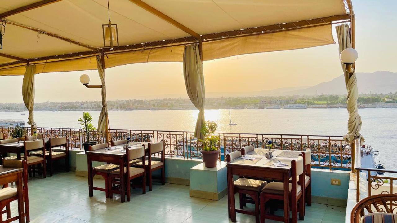 Merry Land Hotel & Roof Top Nile Restaurant Луксор Екстериор снимка