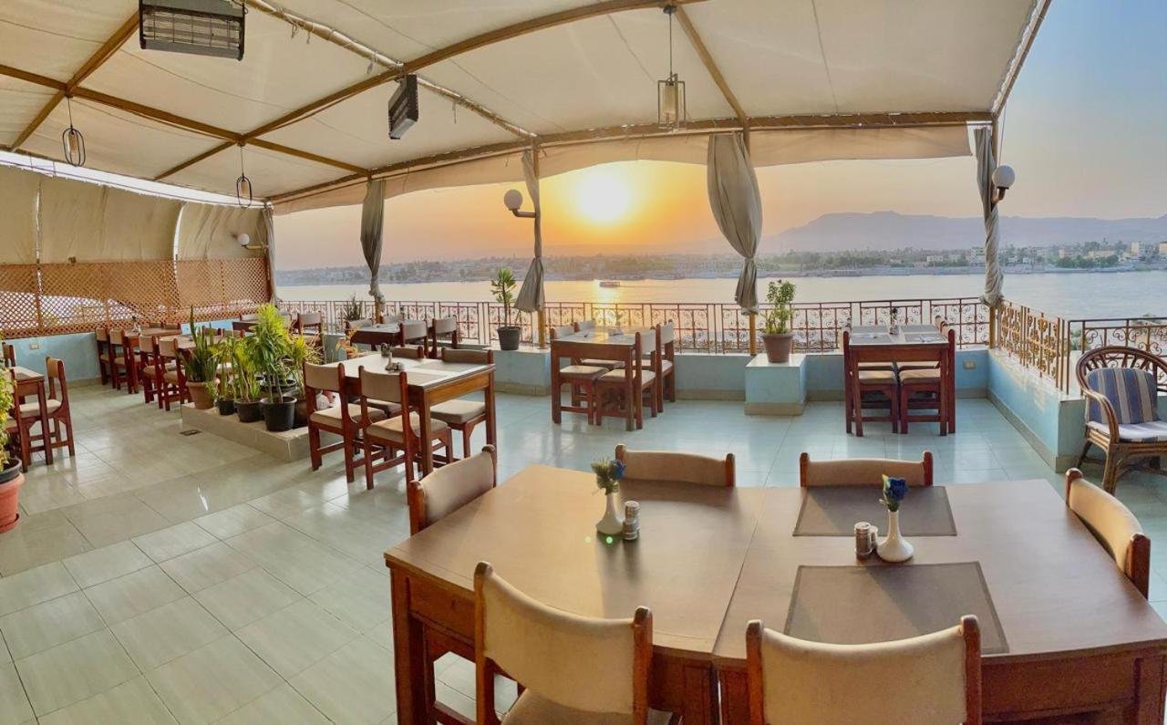 Merry Land Hotel & Roof Top Nile Restaurant Луксор Екстериор снимка