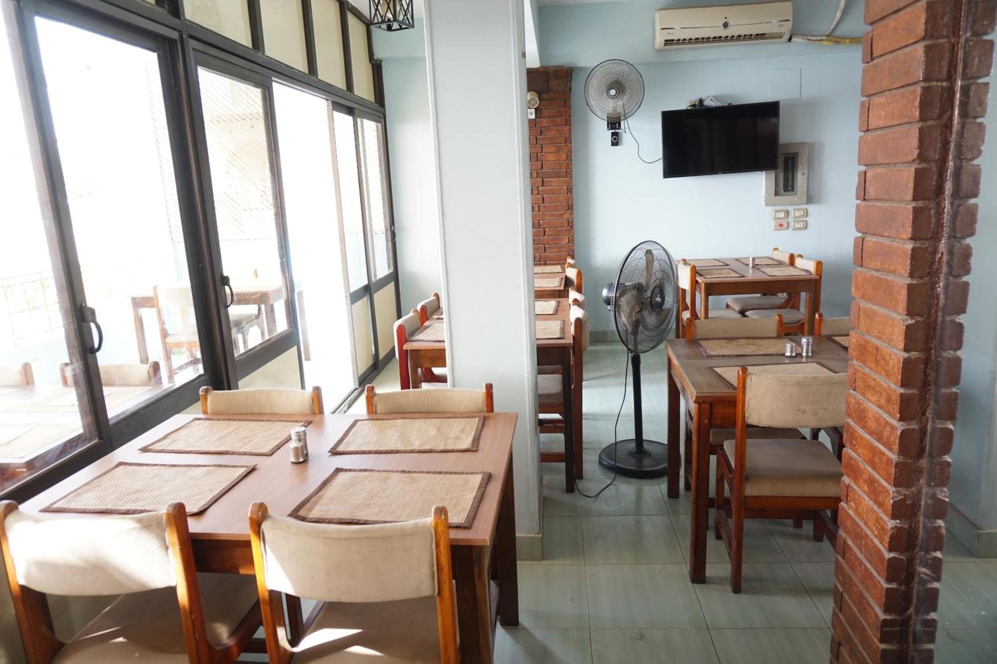 Merry Land Hotel & Roof Top Nile Restaurant Луксор Екстериор снимка